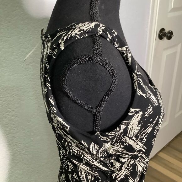 NEW! AnnTaylor Black/White Strap Bodycon Fitted Dress Size 4 - Picture 8 of 12